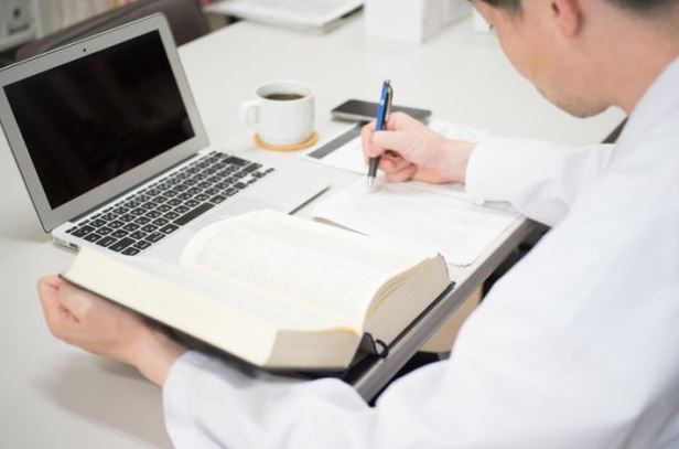 qualified medical writer